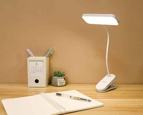 5 watts lampe moderne lampe de bureau avec bras réglable certification FCC 5W puissance lampes de table chambre