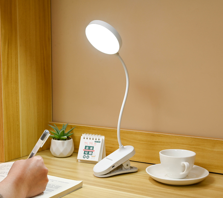 Lampe de table de chambre à coucher réglable à bras avec contrôle tactile de brillance à trois niveaux