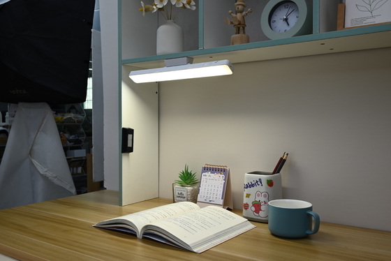 Lampe de table moderne de 5 W de la ville de Guangzhou Lampe de création d'ambiance de chambre artisanale stylée en couleur.