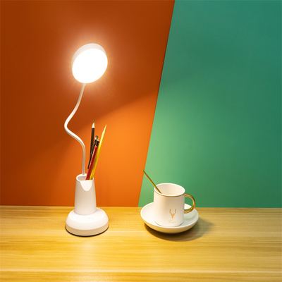 Lampe à LED pliable réglable à trois niveaux de luminosité