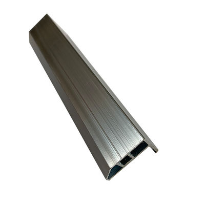 Cadres en aluminium Traces de rails en aluminium Cap d'extrémité en plastique Balcon Convient Durable Léger Système de rails résistant à la corrosion