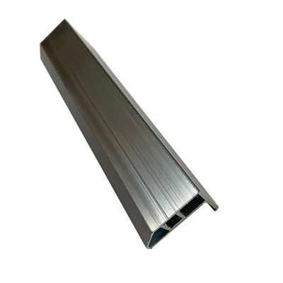Tracé de rails en aluminium blanc personnalisable avec une résistance robuste pour les structures de balcon