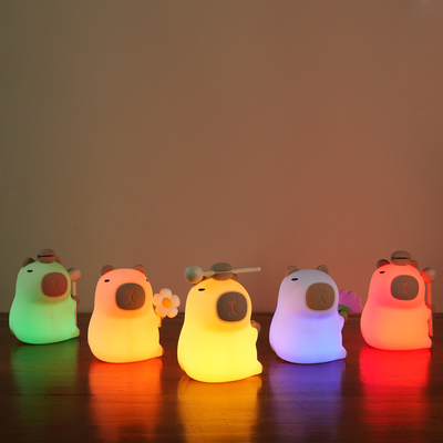 Design moderne lampe de nuit en silicone capybara portable USB rechargeable LED source lumineuse contrôle tactile lampe pour animaux pour chambre