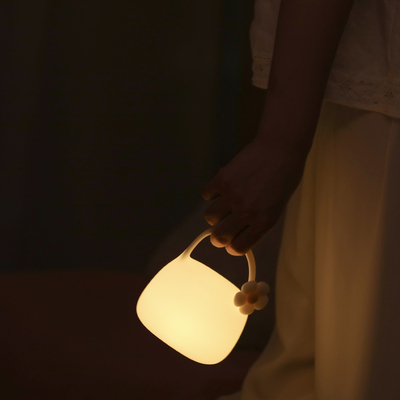 Lampe de table LED blanche chaude pour la chambre à coucher