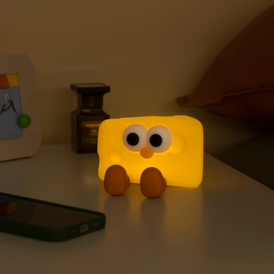 Chine usine design moderne USB rechargeable silicone bébé lampe de nuit lampe lumineuse maison intelligente avec un fromage design pour chambre des filles