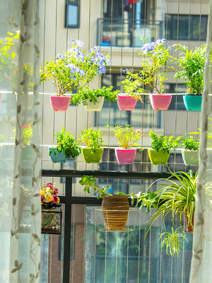 La meilleure protection de la société moderne, le balcon, la grille invisible