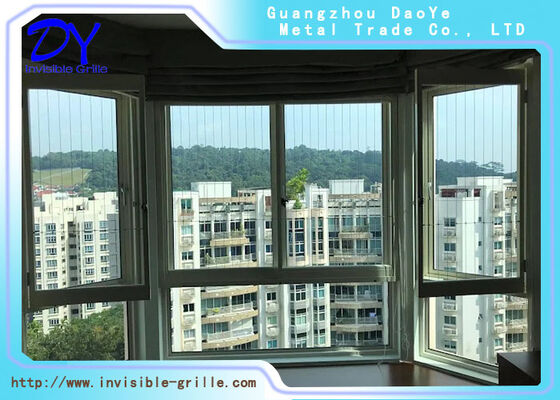 Grilles de balcon en aluminium à cadre de voie de 6 m Grilles de sécurité de balcon de précision conçues pour une installation et une protection faciles