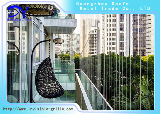 Grille invisible de balcon : solutions de sécurité et designs intégrés