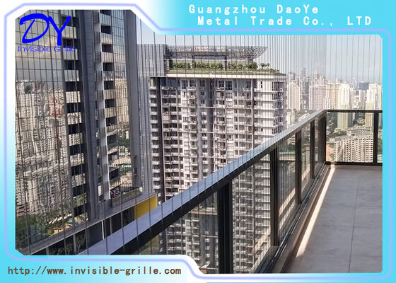 Grilles de balcon en aluminium à cadre de voie de 6 m Grilles de sécurité de balcon de précision conçues pour une installation et une protection faciles