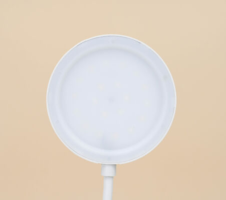 Lumière de table à LED moderne pour enfants en gros Collier Clip-On Touch Control USB Rechargeable Lumière de nuit blanche pour l'étude des étudiants