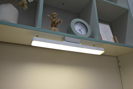 Forte adsorption magnétique LED Protection des yeux Rechargeable 800mA Lampe Lumière froide Alimenté par USB Lampes d'apprentissage