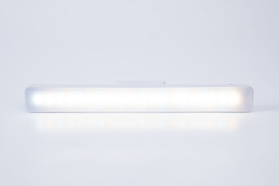 Lampe de lecture certifiée CE FCC avec base magnétique et angles d'éclairage réglables, parfaite pour les longues sessions de lecture