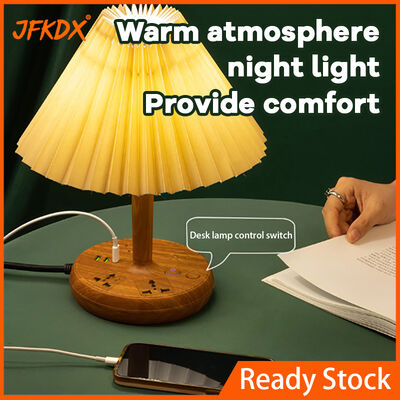 Lampe de bureau à plusieurs niveaux de luminosité avec port de chargement USB